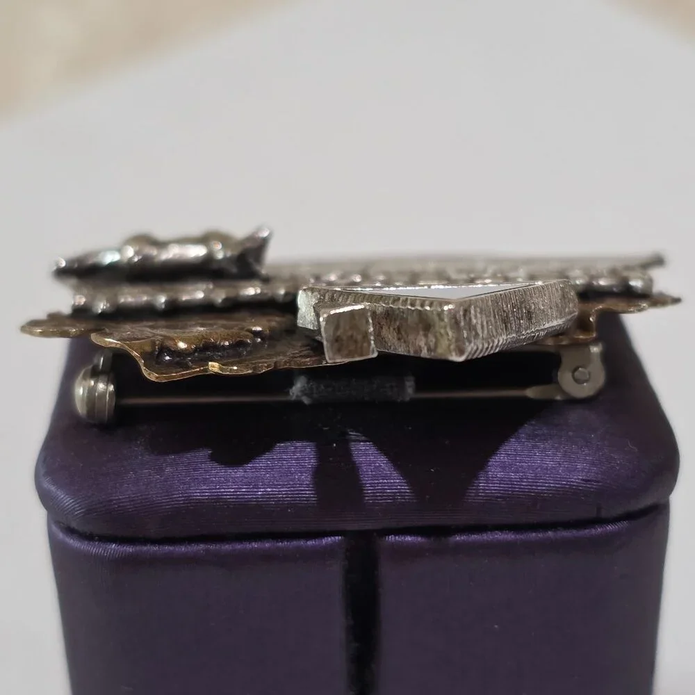 Vintage JP Reardon House Onyx Roof Dog Brass Accent Sterling Silver Pin Brooch